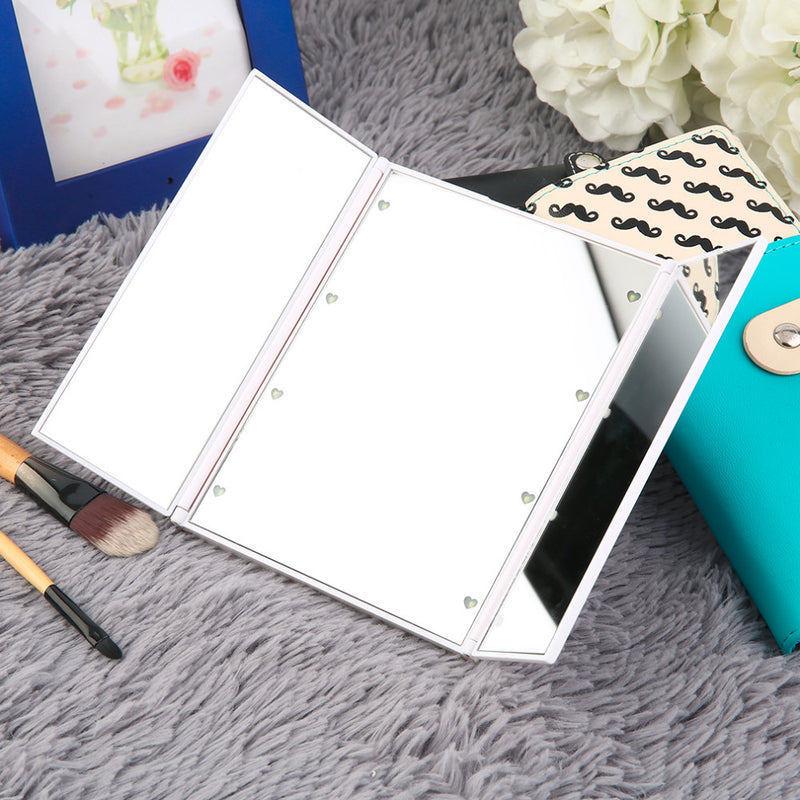 مرايا قابلة للطي مع اضاءة