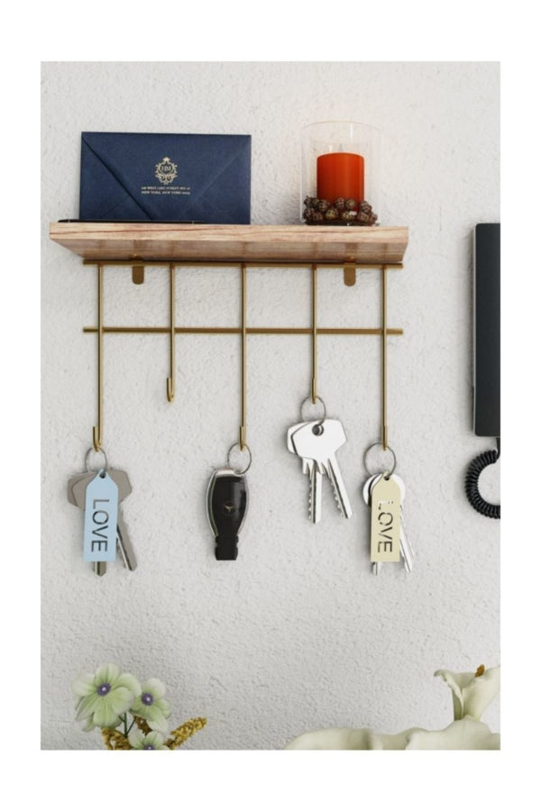 رف مع أطراف للتعليق