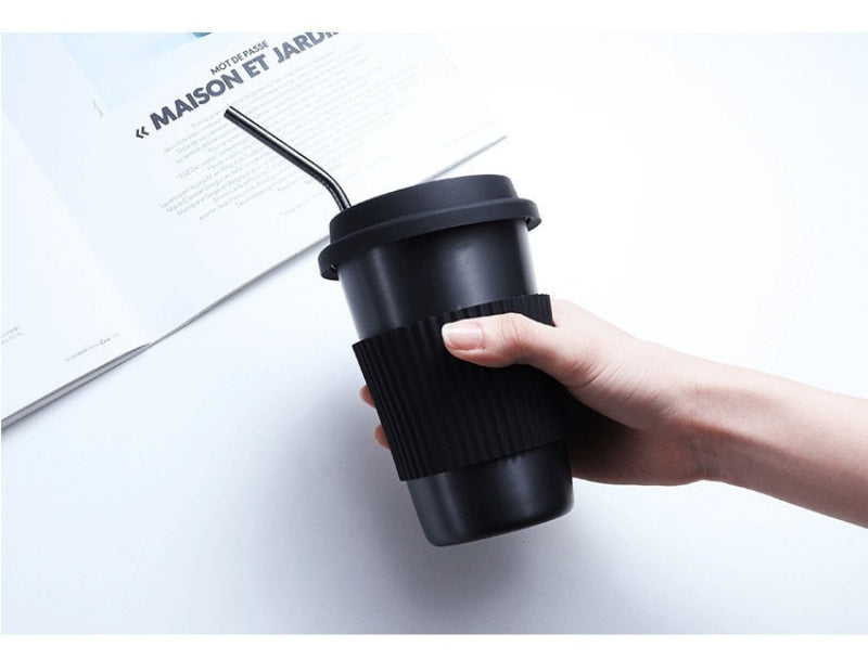 كوب معدني مع غطاء ومسكة سيليكون