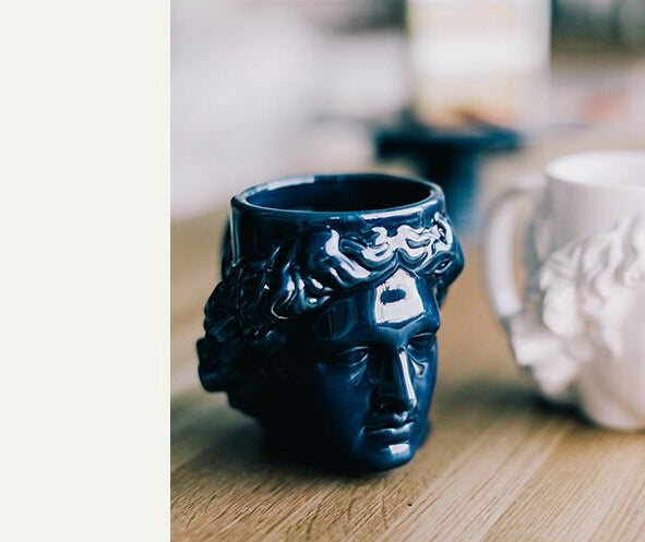 كوب بتصميم يوناني