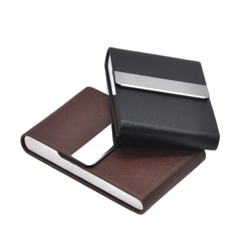 علبة صغيرة من الجلد للسجائر