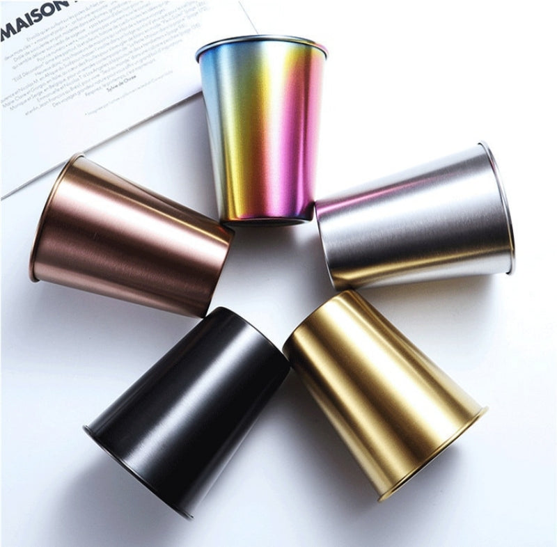 كوب معدني مع غطاء ومسكة سيليكون