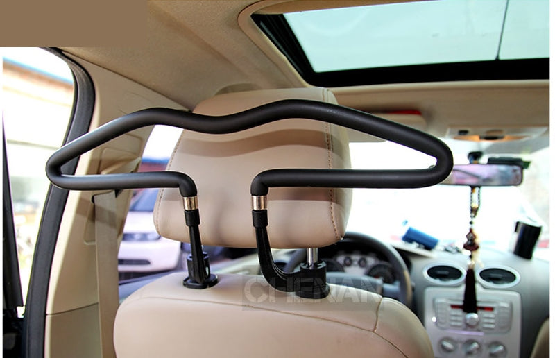 علاقة ملابس لمسند السيارة