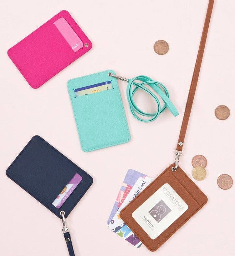 حامل بطاقة العمل