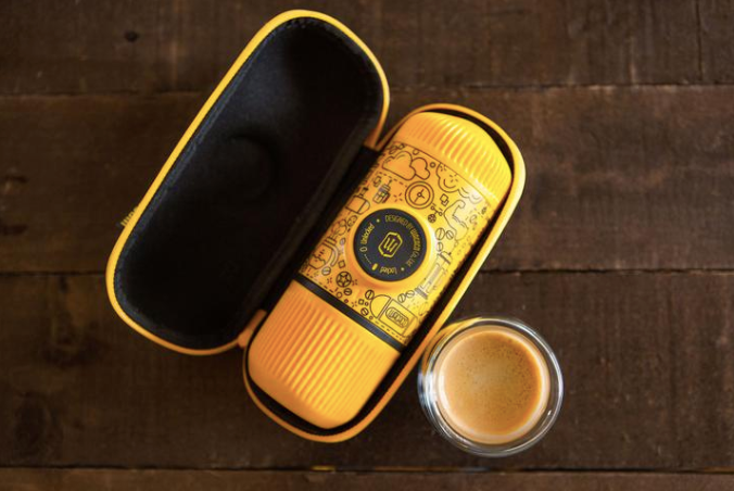 أداة تحضير القهوة : نانو بريسو المرسومة - أصفر