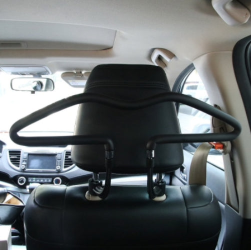 علاقة ملابس لمسند السيارة